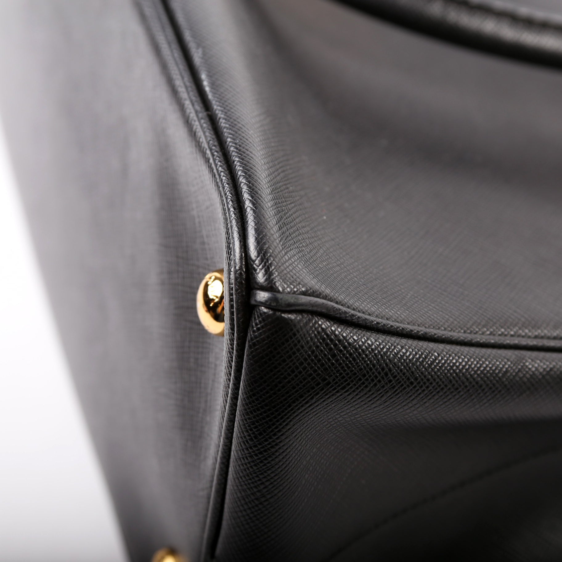 Saffiano Lux Tote Medium Black