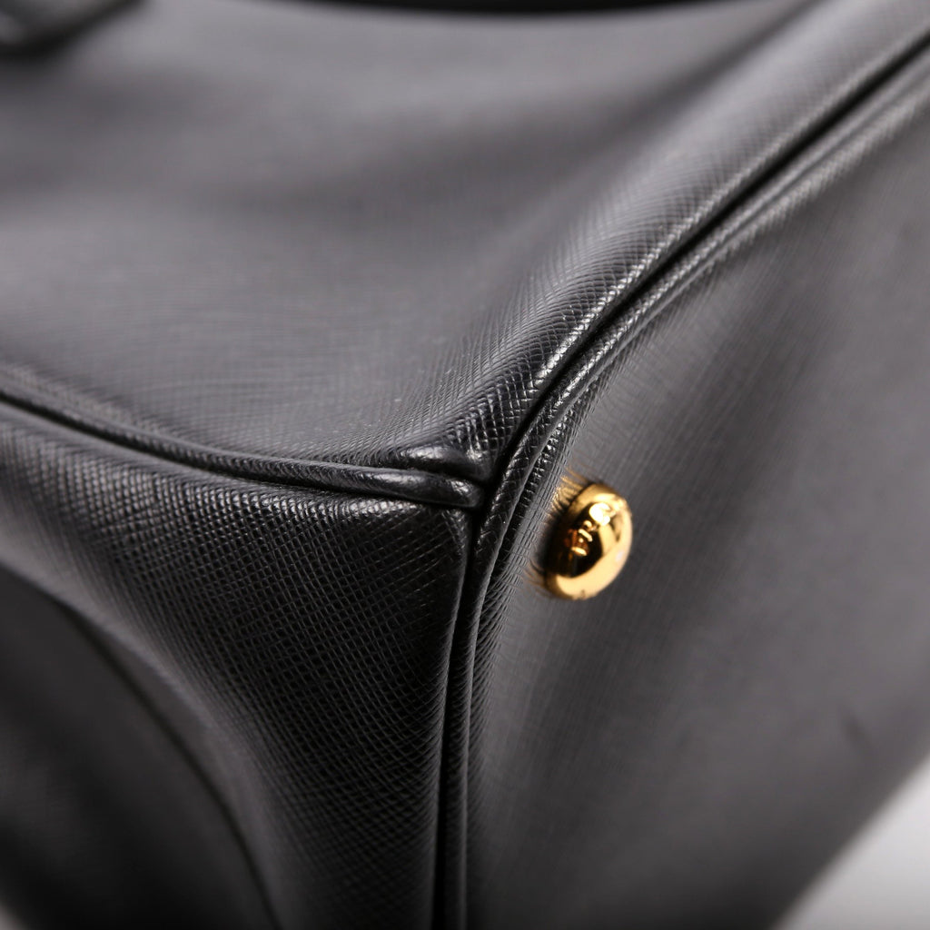 Saffiano Lux Tote Medium Black
