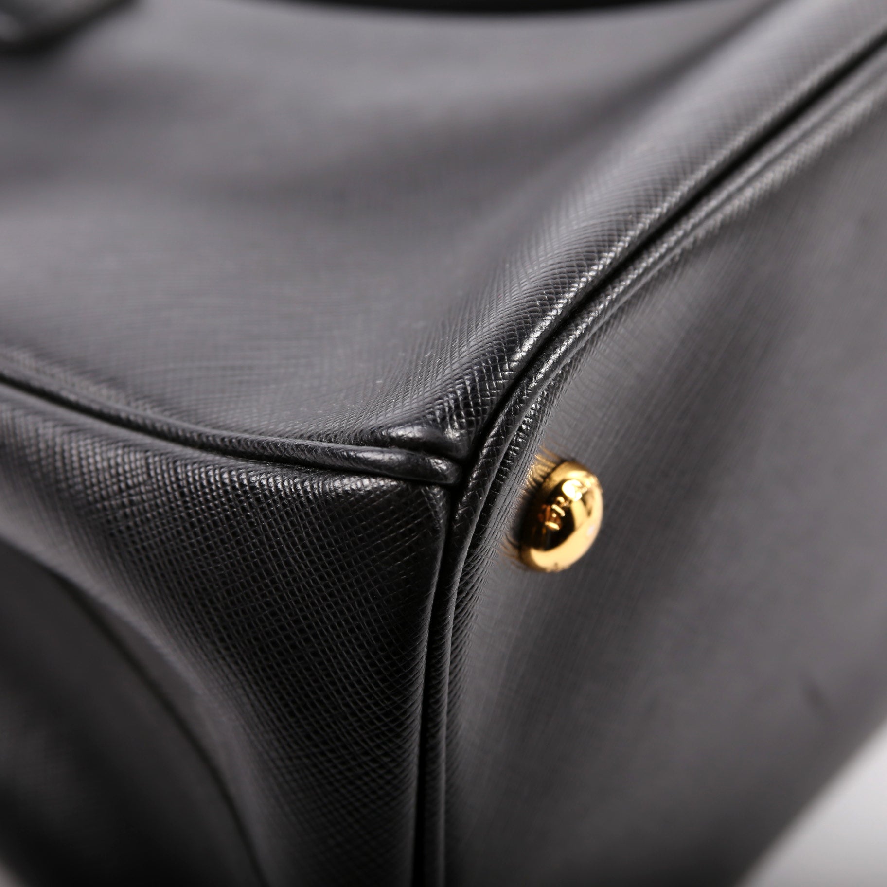 Saffiano Lux Tote Medium Black