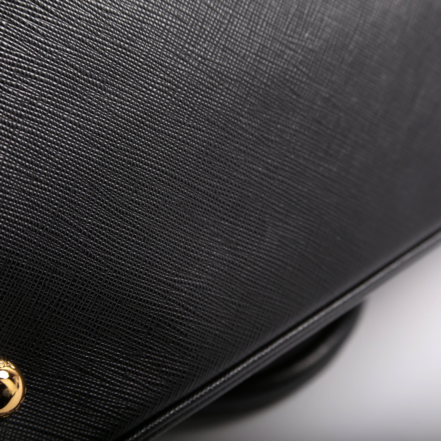 Saffiano Lux Tote Medium Black