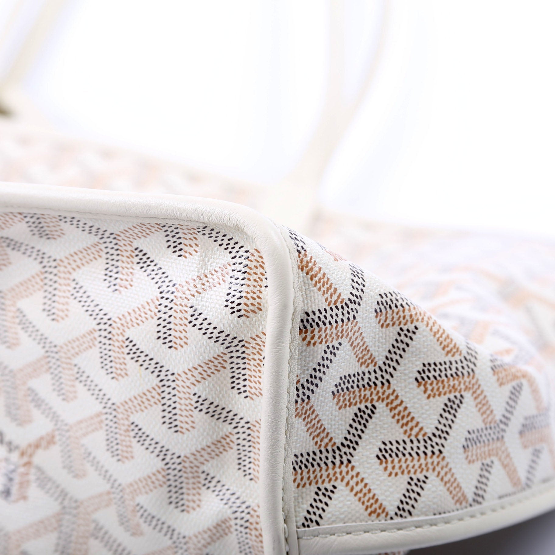 Anjou PM Seahorse Embroidered Canvas/Calfskin Cream