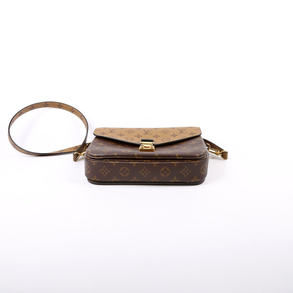 Pochette Metis Reverse Monogram