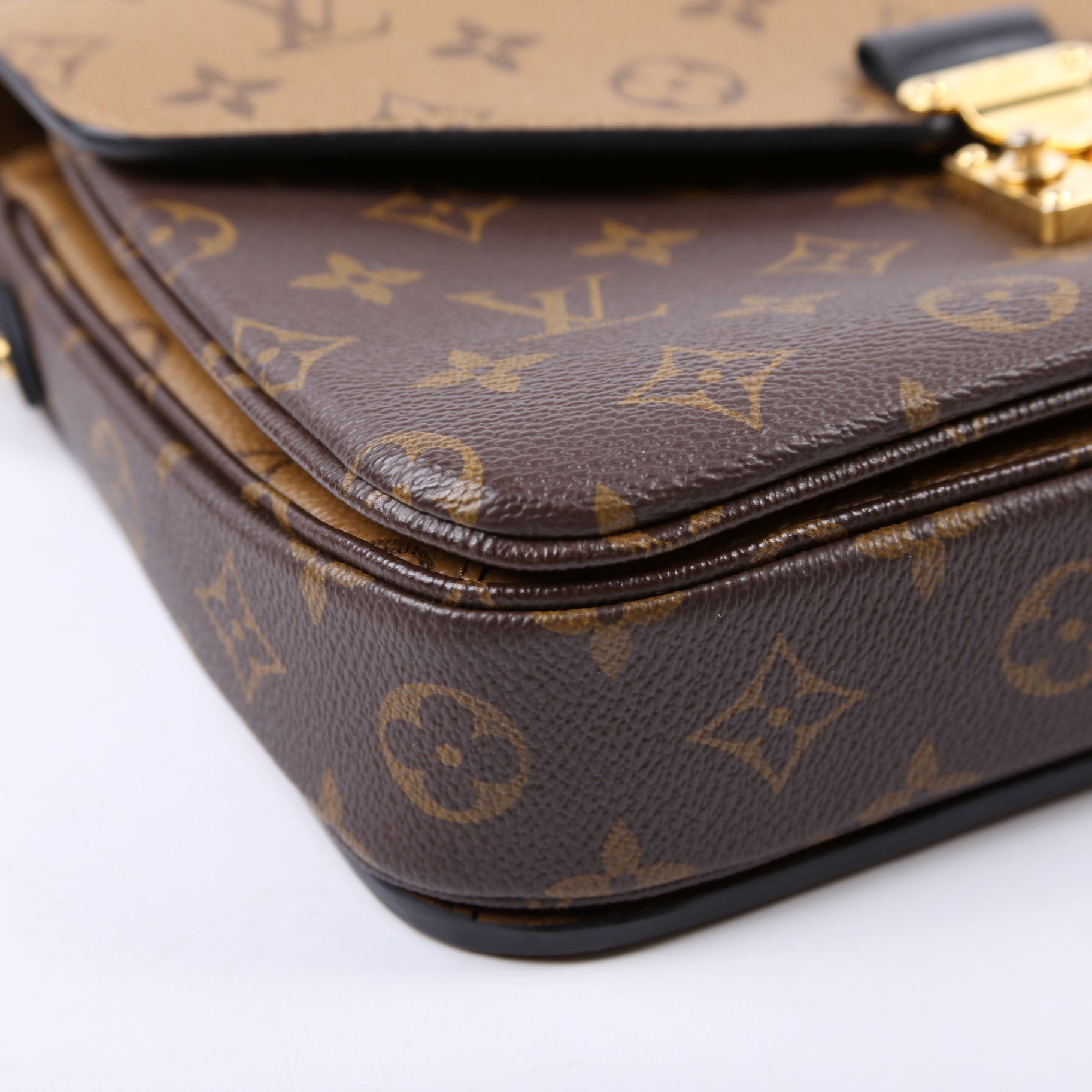 Pochette Metis Reverse Monogram