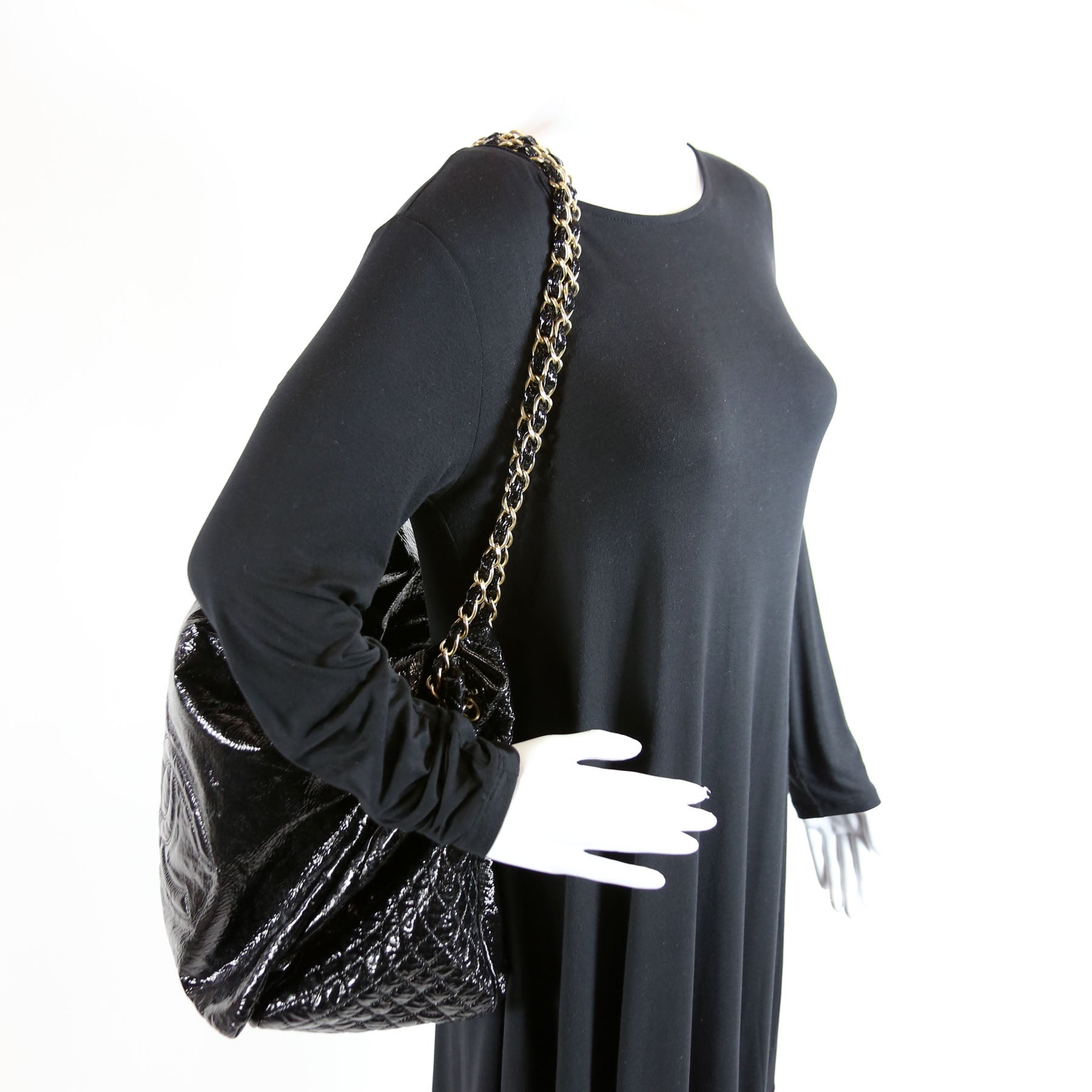 Rock & Chain Flap Accordion Bag Crinkled Patent 11M Black