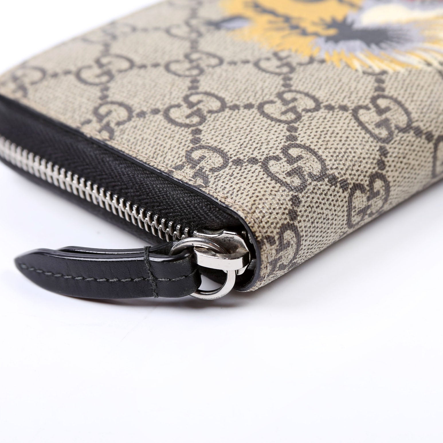 451273 GG Supreme Tiger Zip Around Wallet Beige/Multicolor