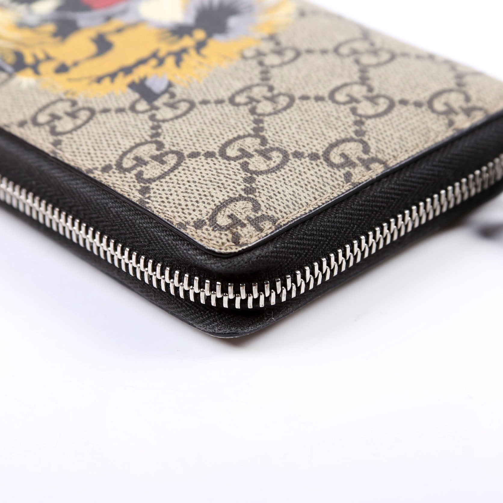 451273 GG Supreme Tiger Zip Around Wallet Beige/Multicolor