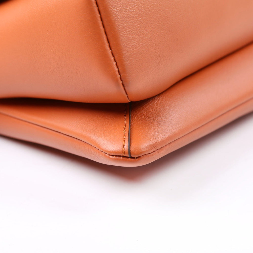 Mode Travia Small Spanish Leather Shoulder Bag Orange