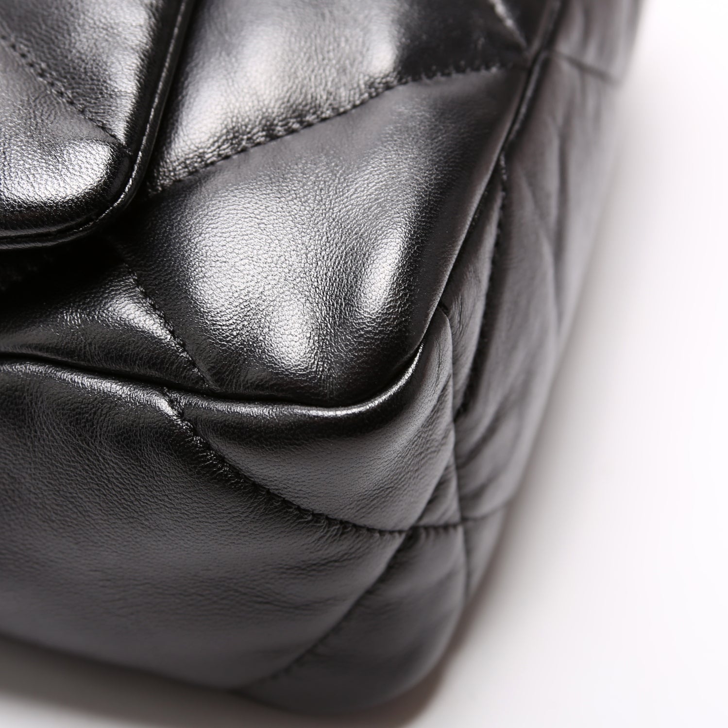 Quilted Goatskin 19 Medium Flap RFID Black