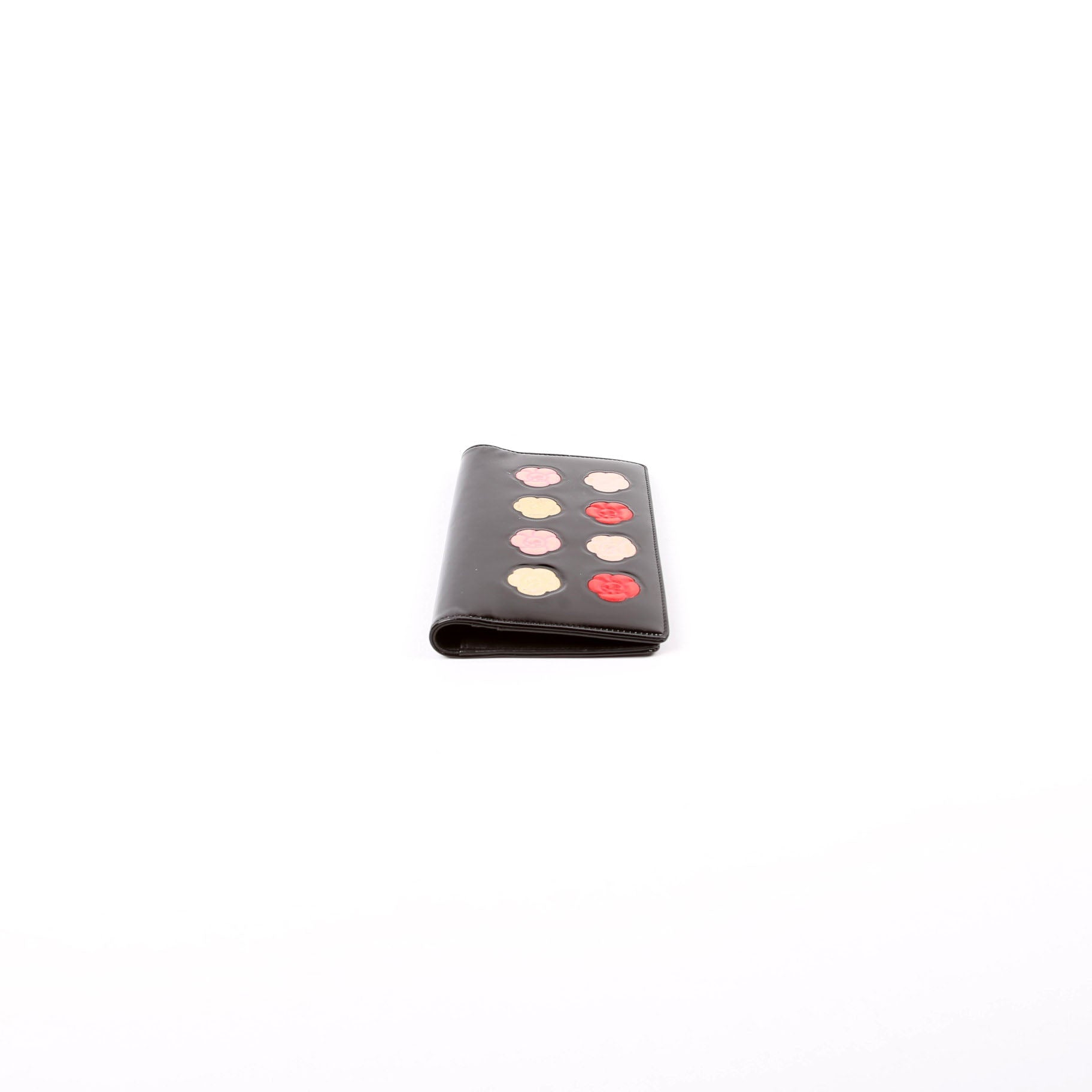 Timless CC Camellia Flower Pallet Patent Yen Wallet 12M Black/Multicolor