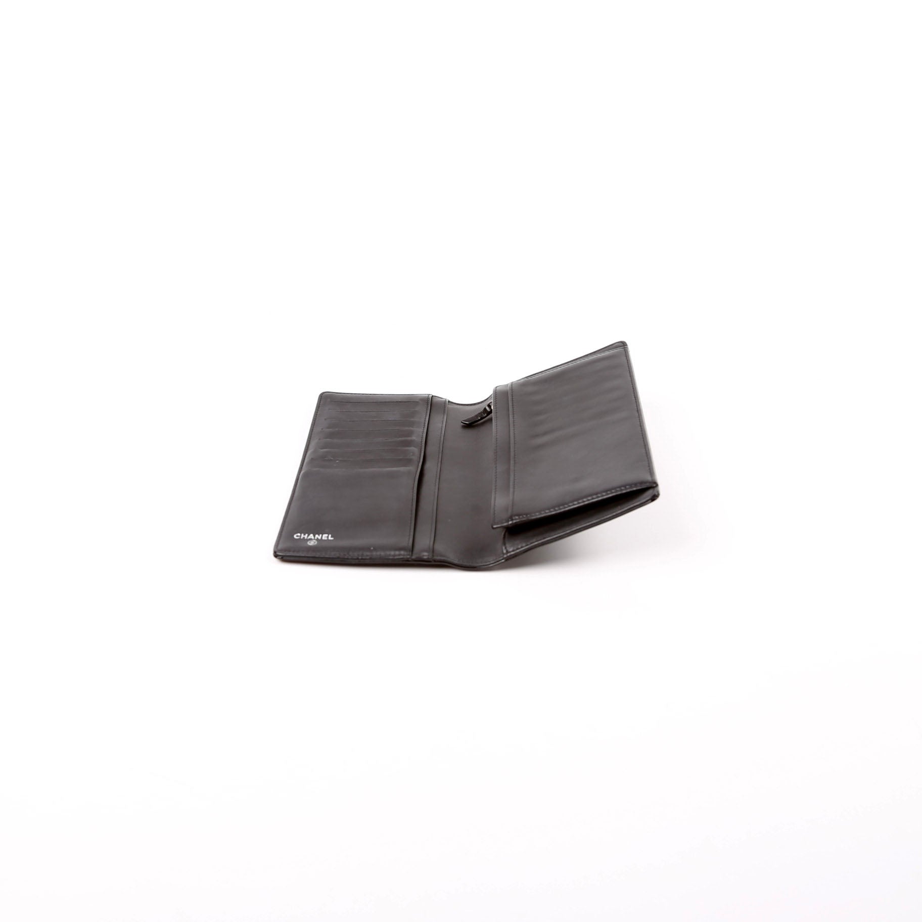 Timless CC Camellia Flower Pallet Patent Yen Wallet 12M Black/Multicolor