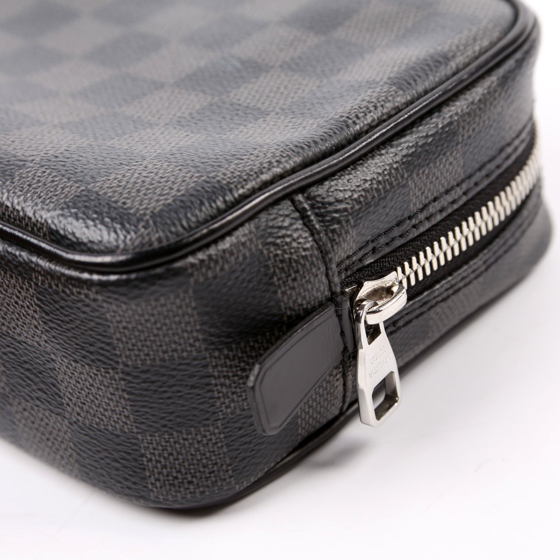 Trousse Toilette PM Damier Graphite