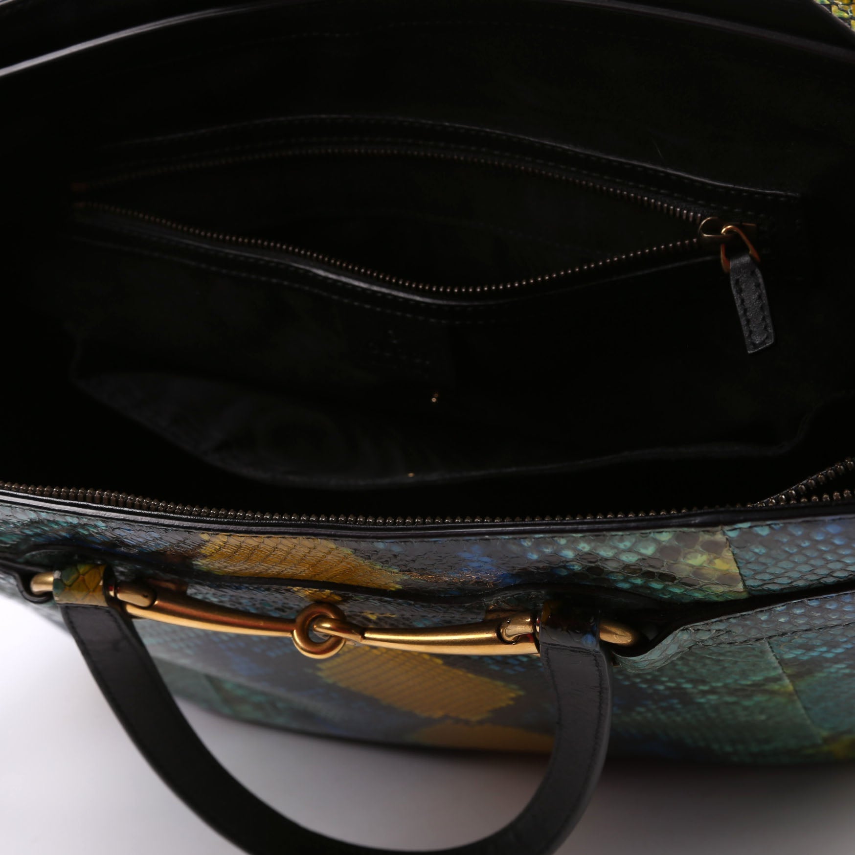 320903 Bright Bit Python Medium Satchel