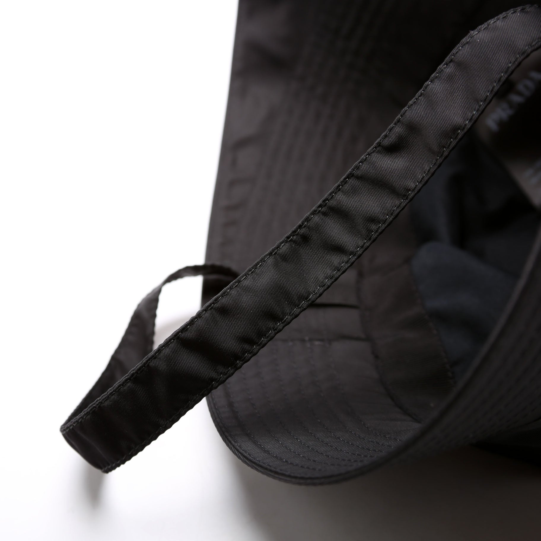 2HC282 Re-Nylon Bucket Hat Black