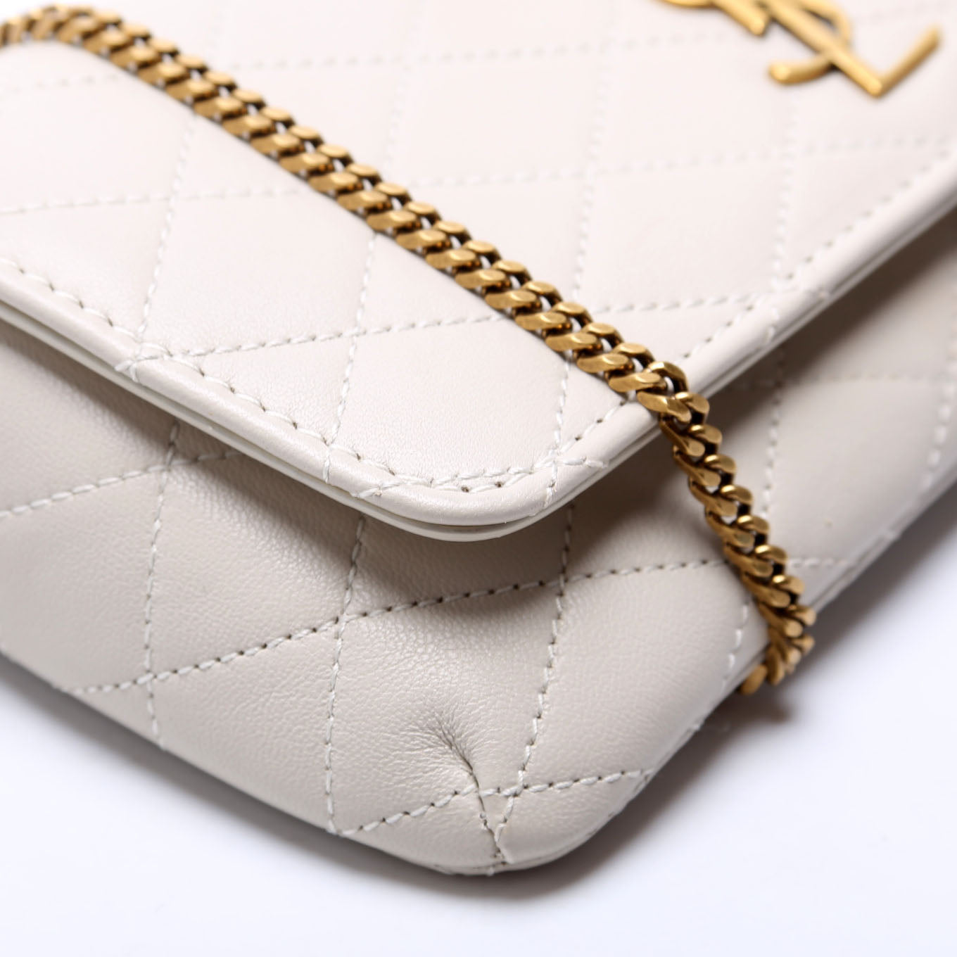 754051 Gaby Phone Case Quilted Lambskin White