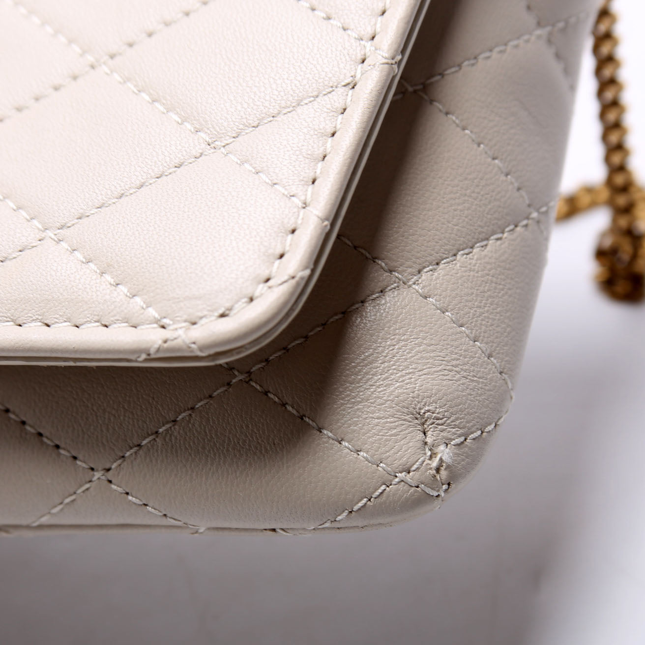 754051 Gaby Phone Case Quilted Lambskin White