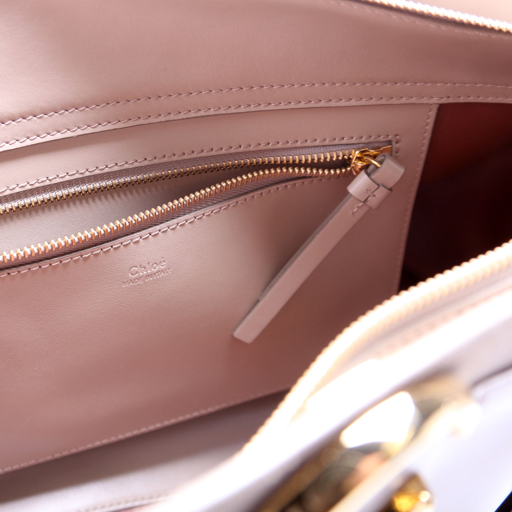 C Zipped Shopping Medium Leather Tote