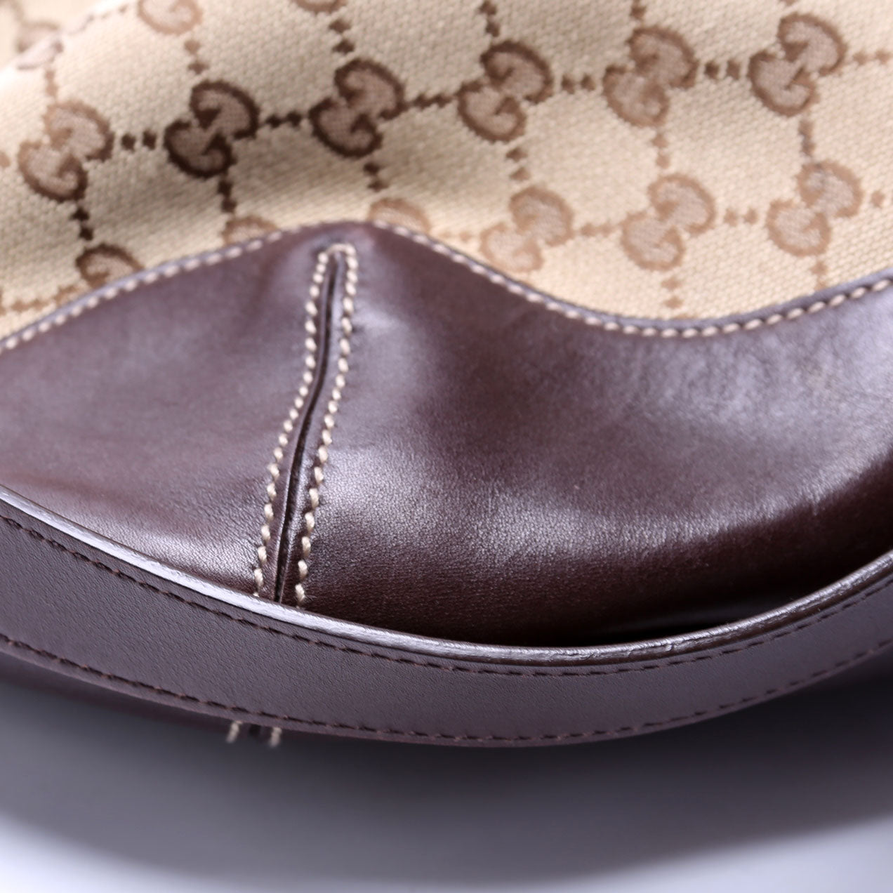 169976 GG Canvas Peggy Bamboo Hobo Brown