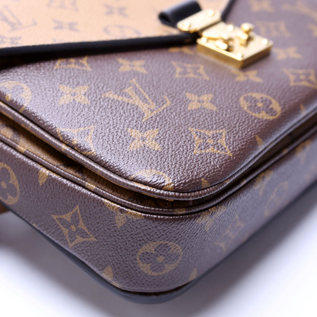 Pochette Metis Reverse Monogram