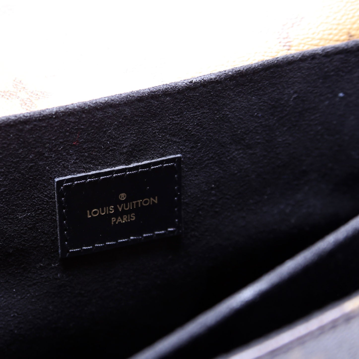 Pochette Metis Reverse Monogram