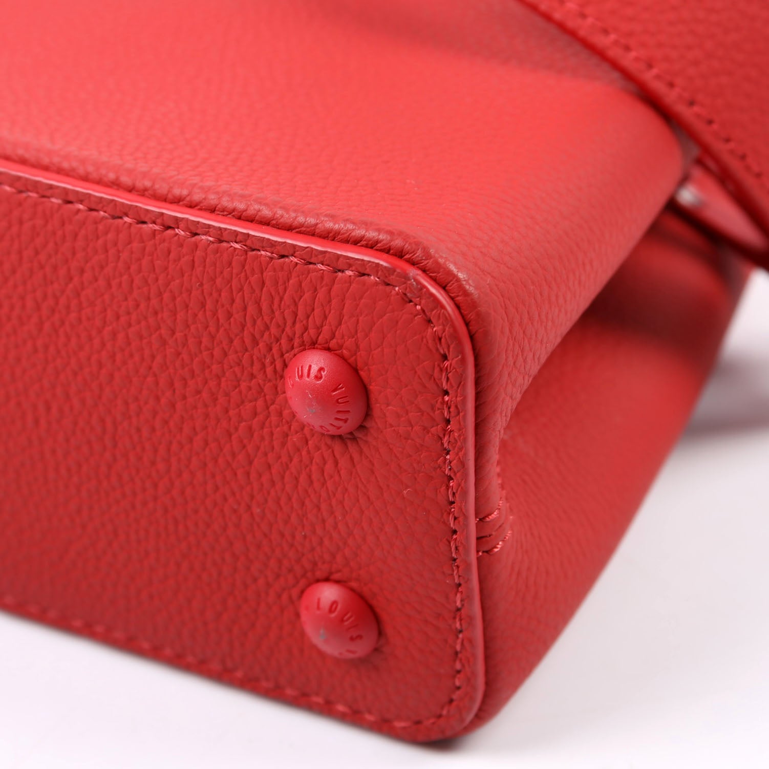 Capucines Mini Taurillon Monochrome Red