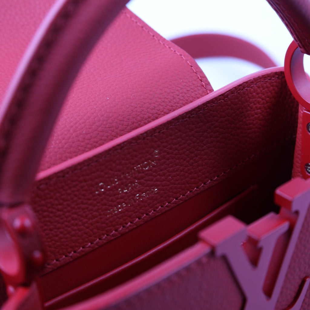 Capucines Mini Taurillon Monochrome Red