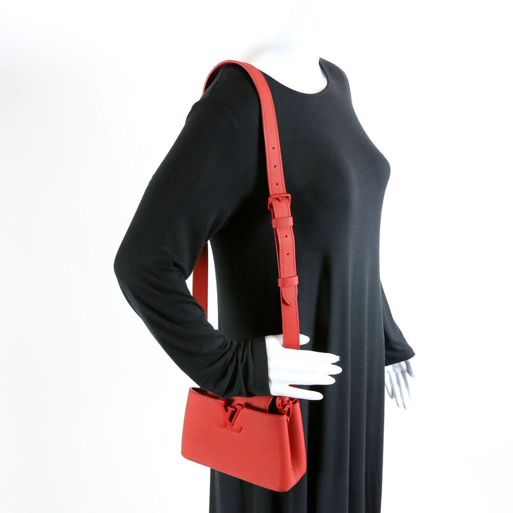 Capucines Mini Taurillon Monochrome Red