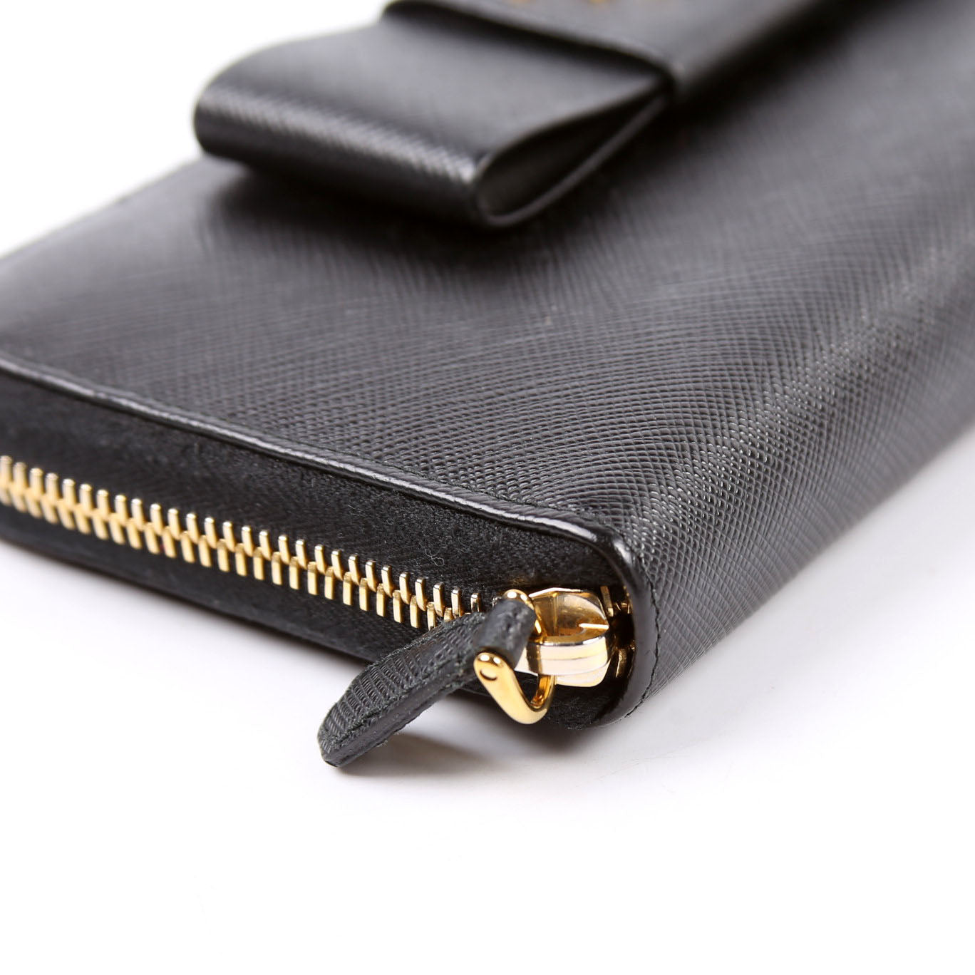 Saffiano Bow Zip Around Wallet 1M0506L Black