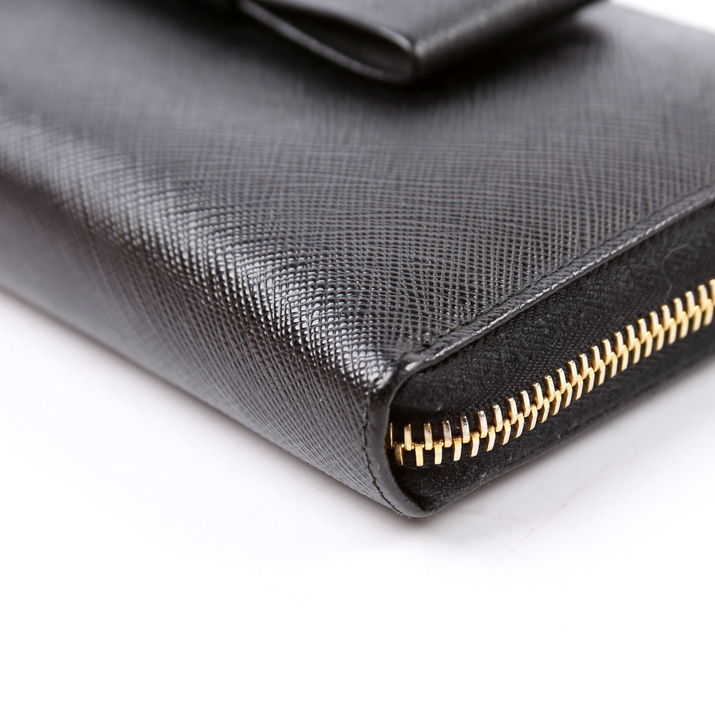 Saffiano Bow Zip Around Wallet 1M0506L Black