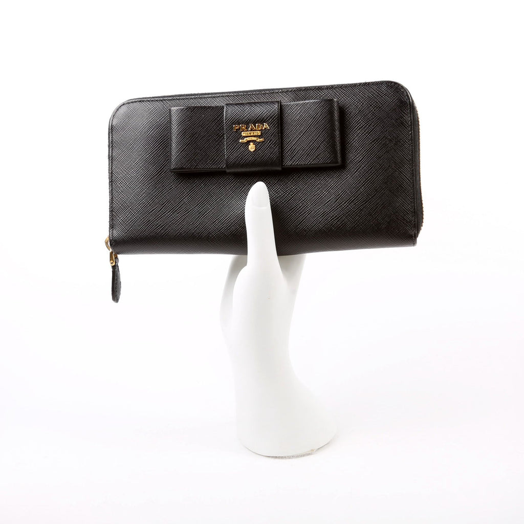 Saffiano Bow Zip Around Wallet 1M0506L Black