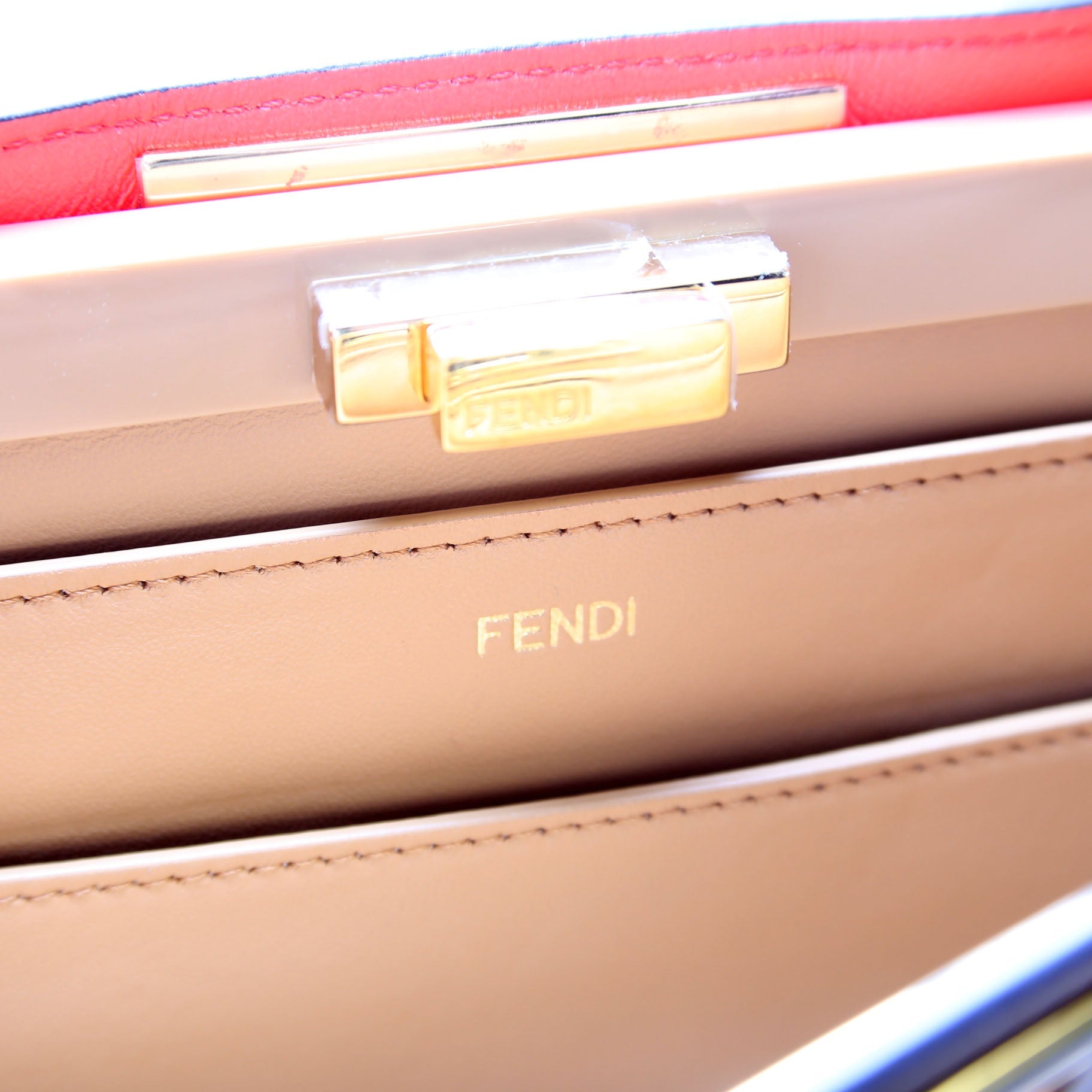 8BN321 Peekaboo ISSEU Medium Vitello Leather