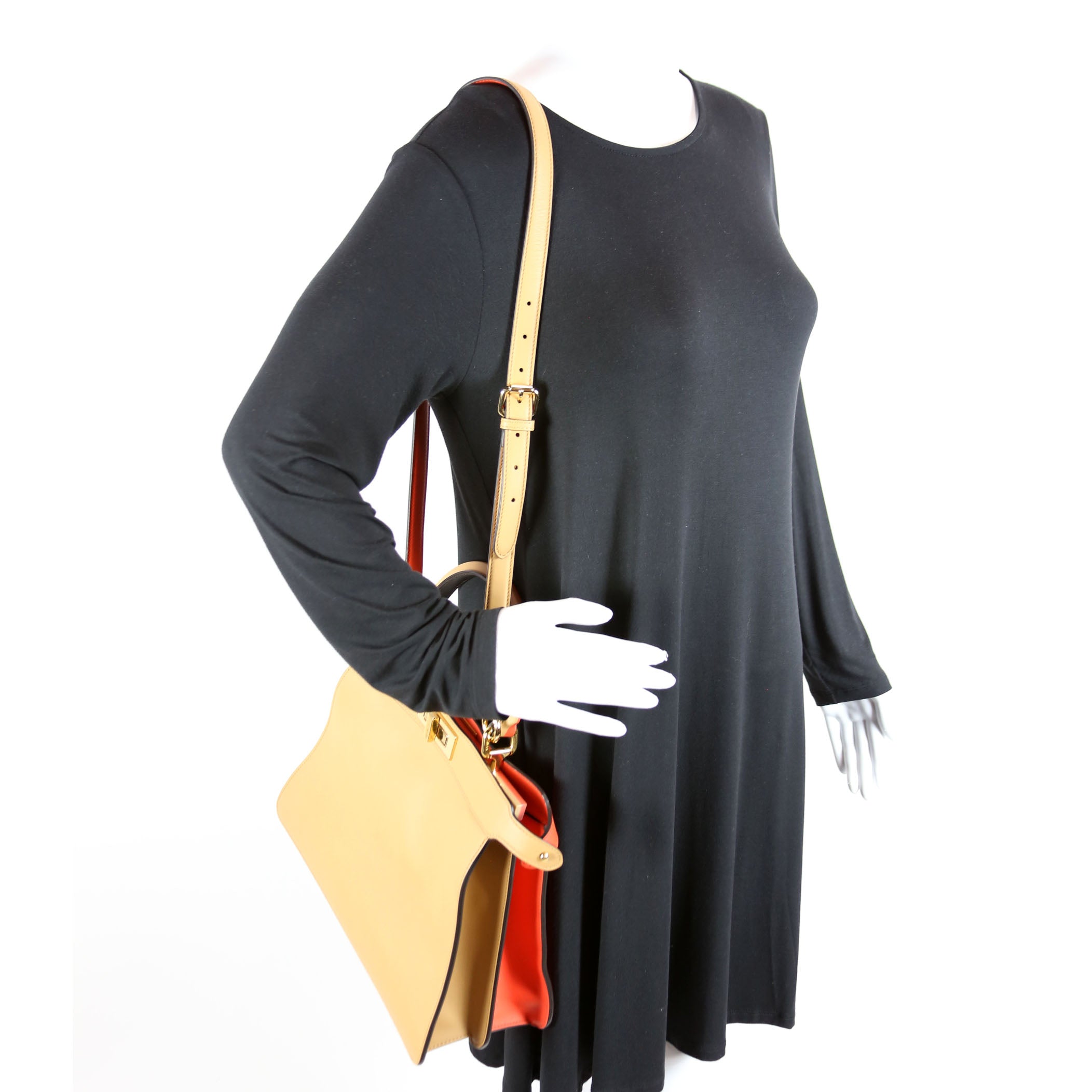 8BN321 Peekaboo ISSEU Medium Vitello Leather