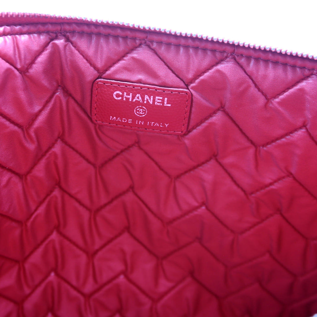 O Case Medium Caviar Chevron Red