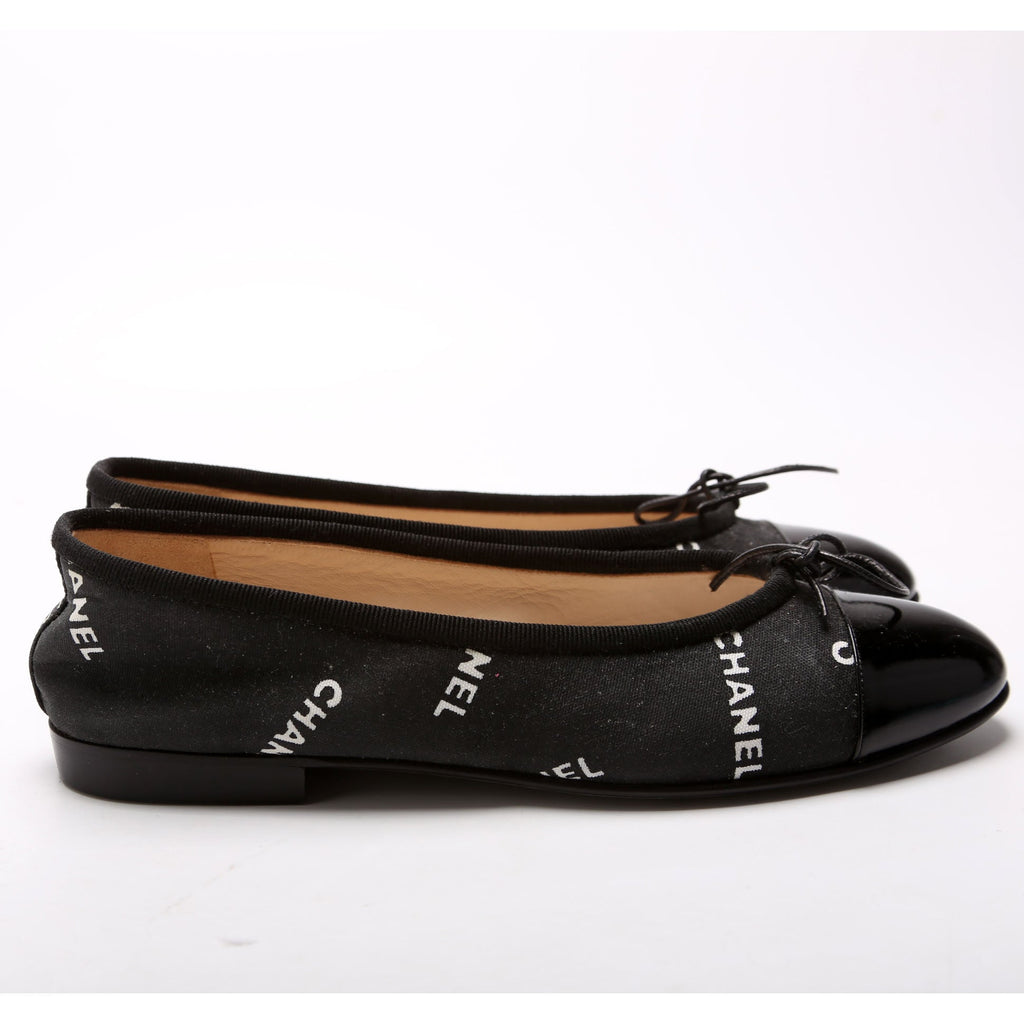 Vintage Logo Cap Toe Ballet Flats Size 7 Black