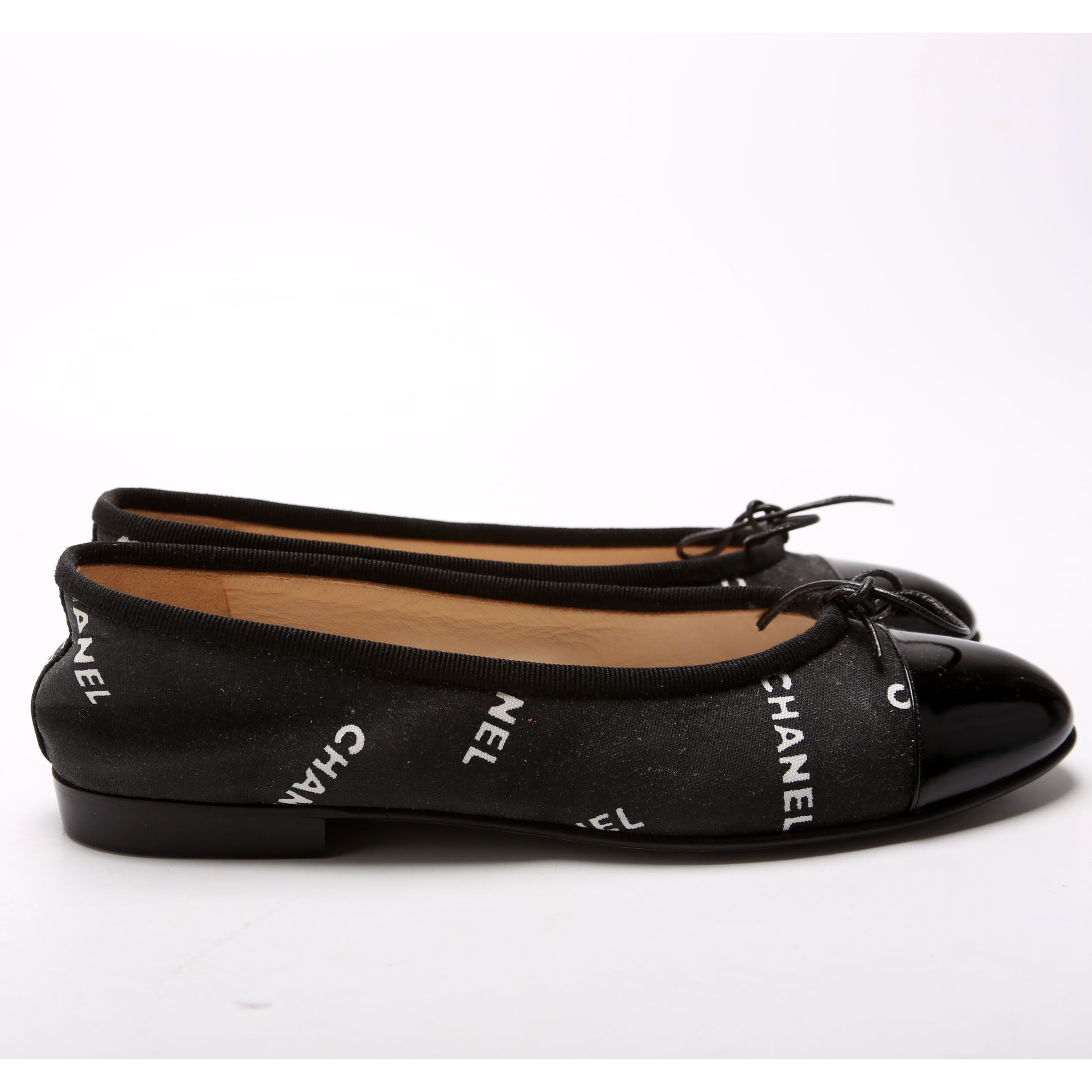 Vintage Logo Cap Toe Ballet Flats Size 7 Black