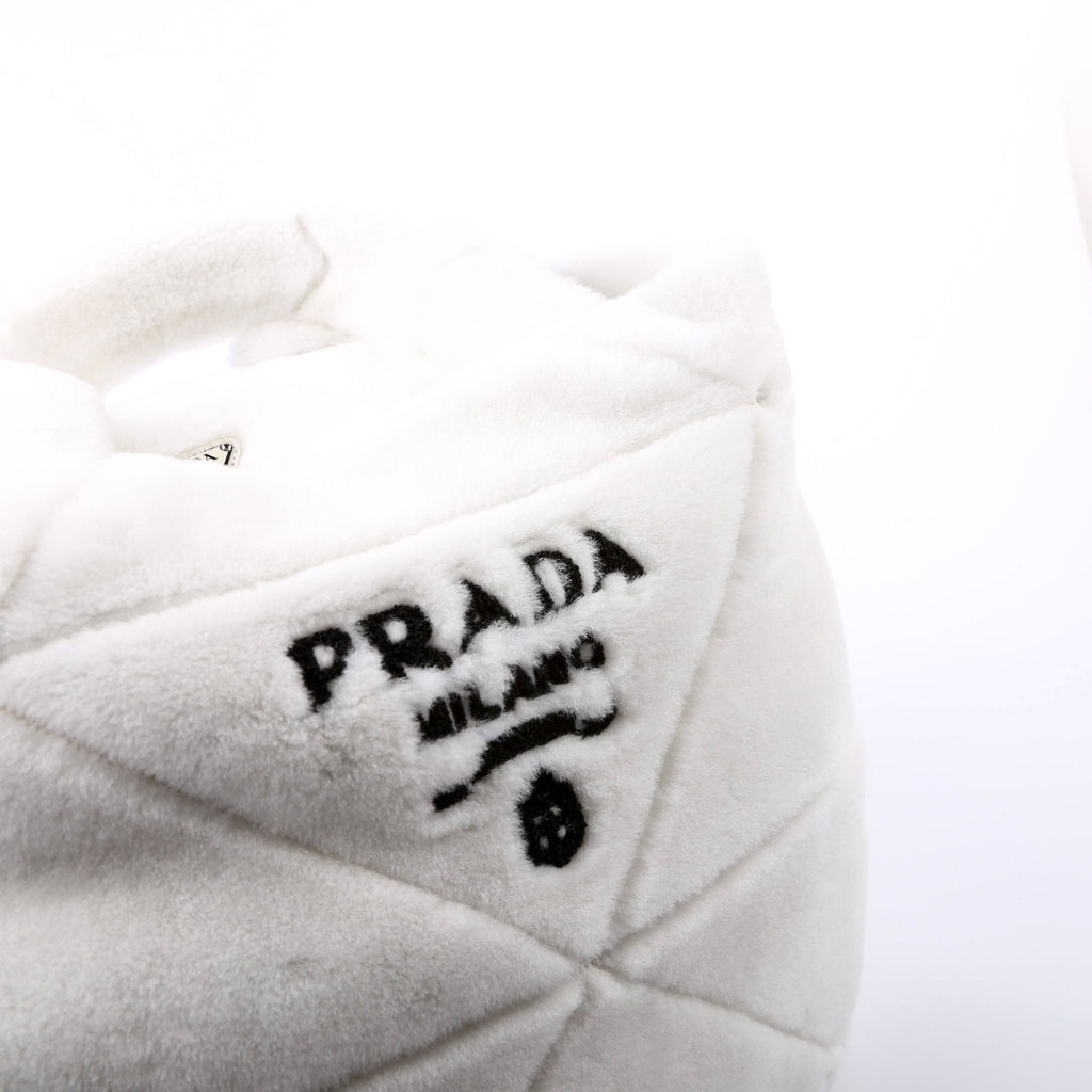 1BG427 Shearling Triangle Logo Tote White/Black