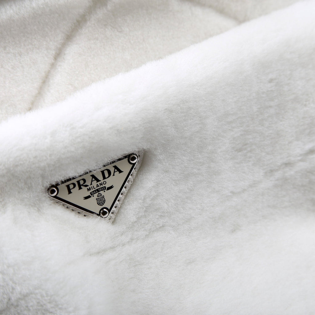 1BG427 Shearling Triangle Logo Tote White/Black