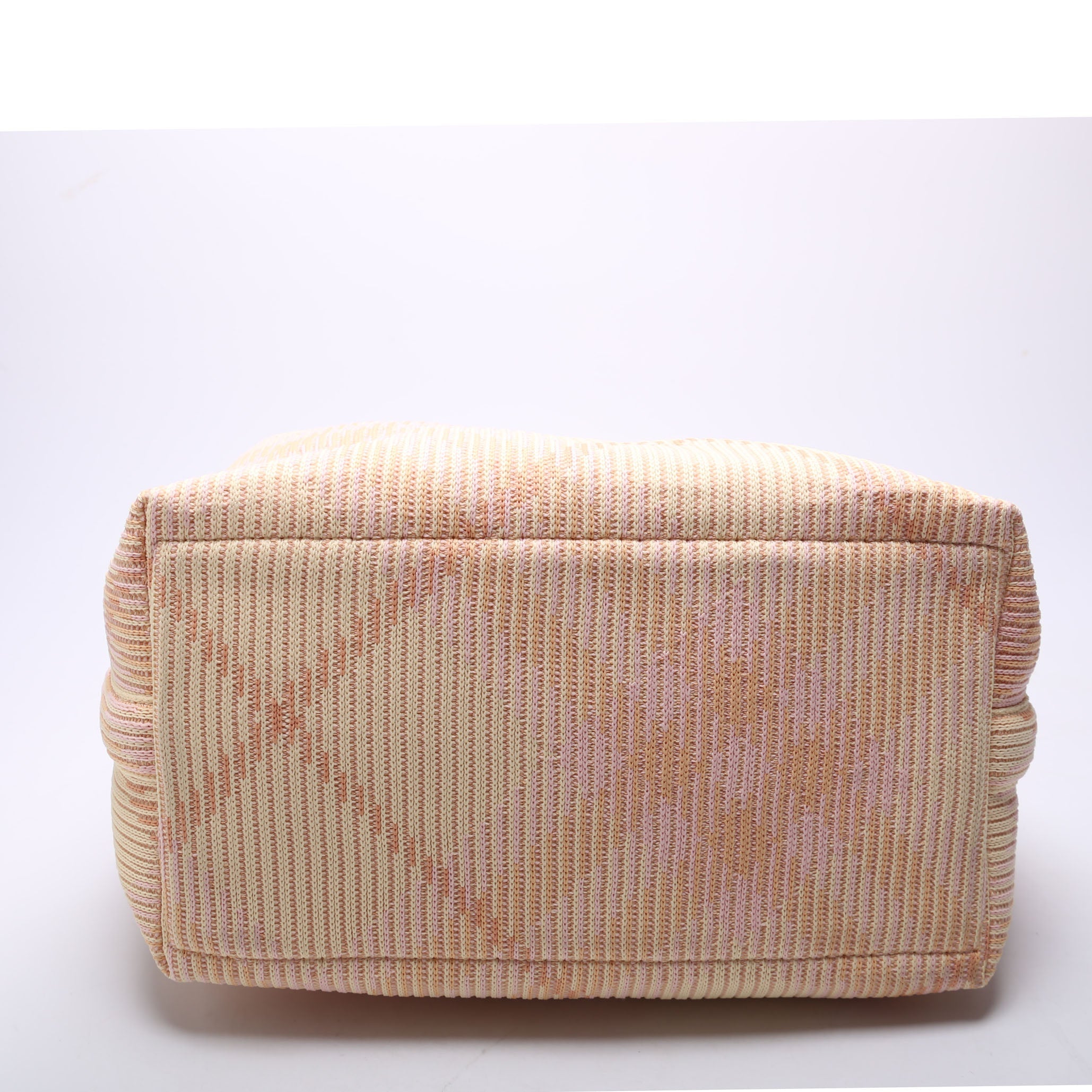 8082046 Peg Duffle Medium