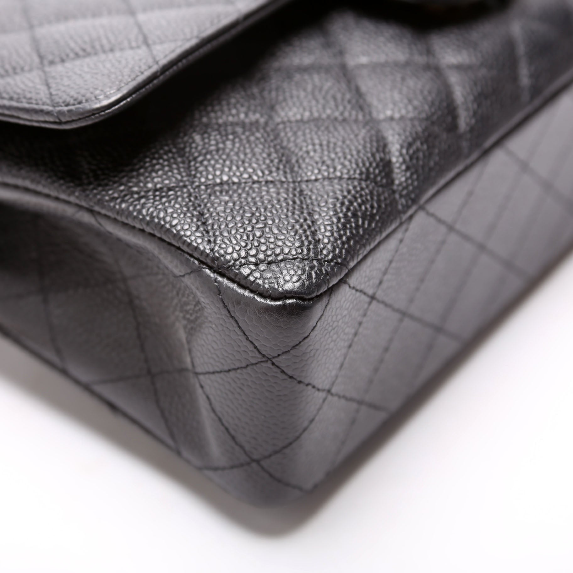 Classic Flap Medium Caviar 14-16M Black