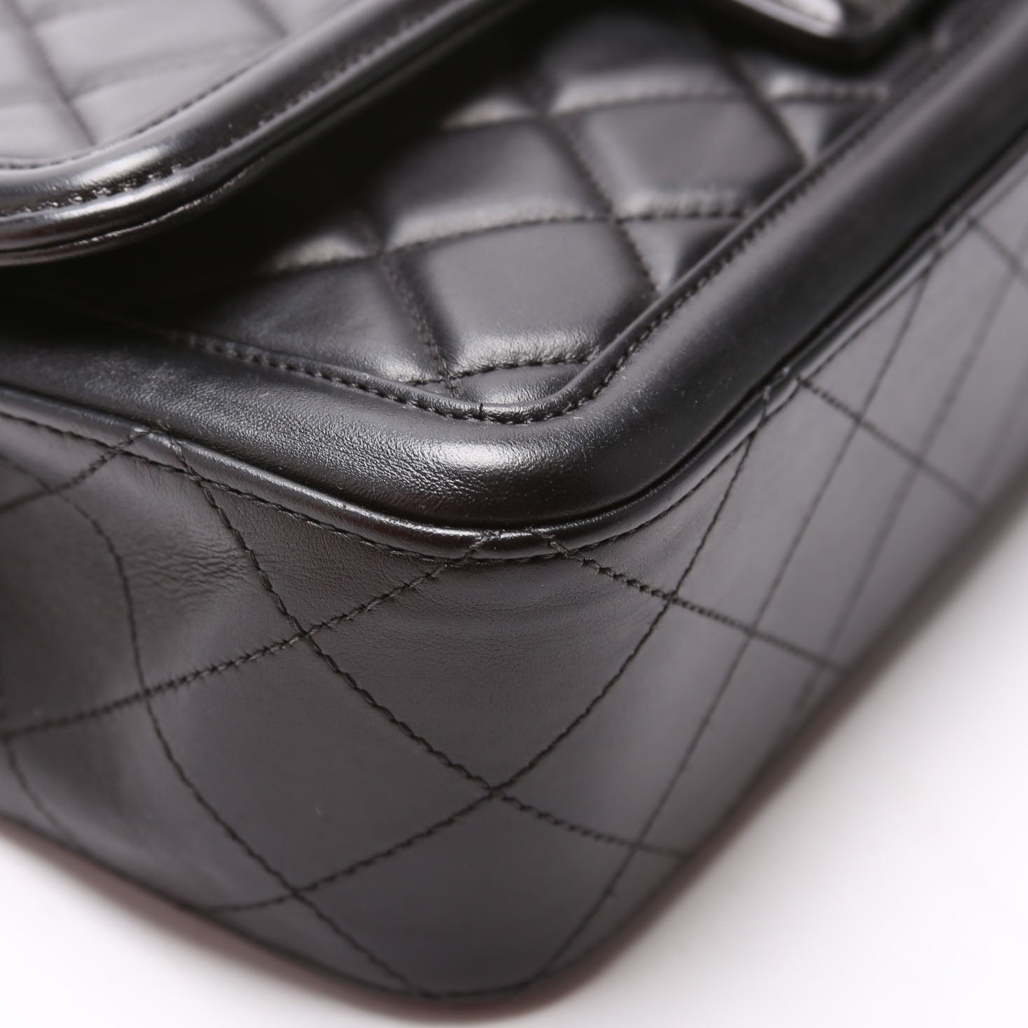 Elegant CC Medium Flap Lambskin 21M