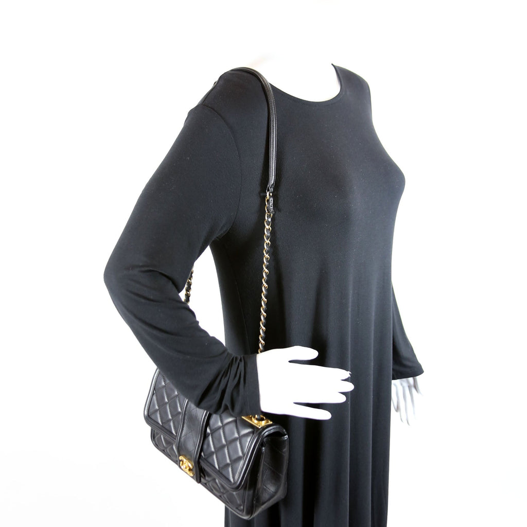 Elegant CC Medium Flap Lambskin 21M