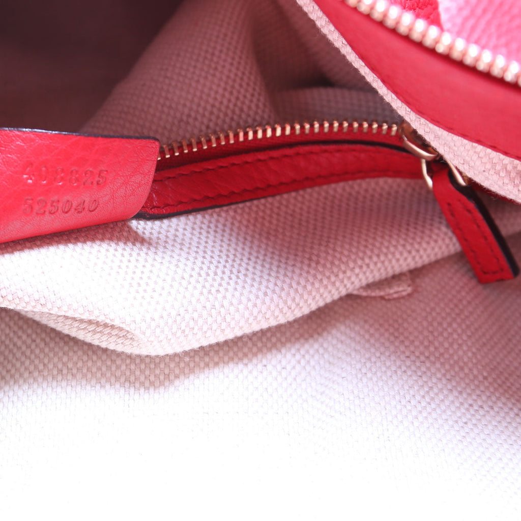 408825 Soho Shoulder Bag Red