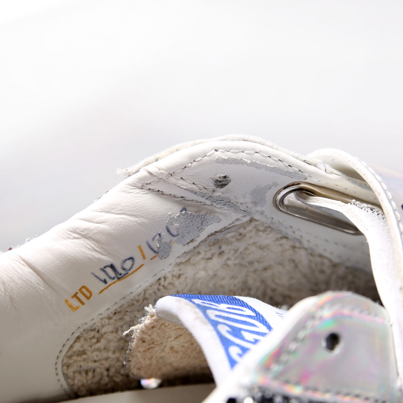 Old School Sneakers Size 38 Silver