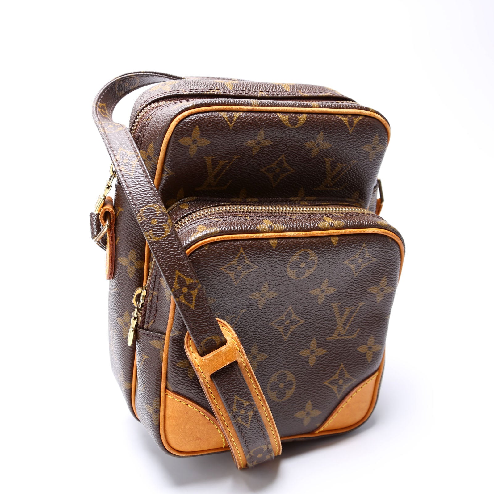 Amazone Monogram