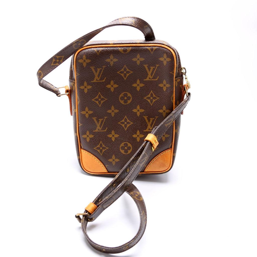 Amazone Monogram