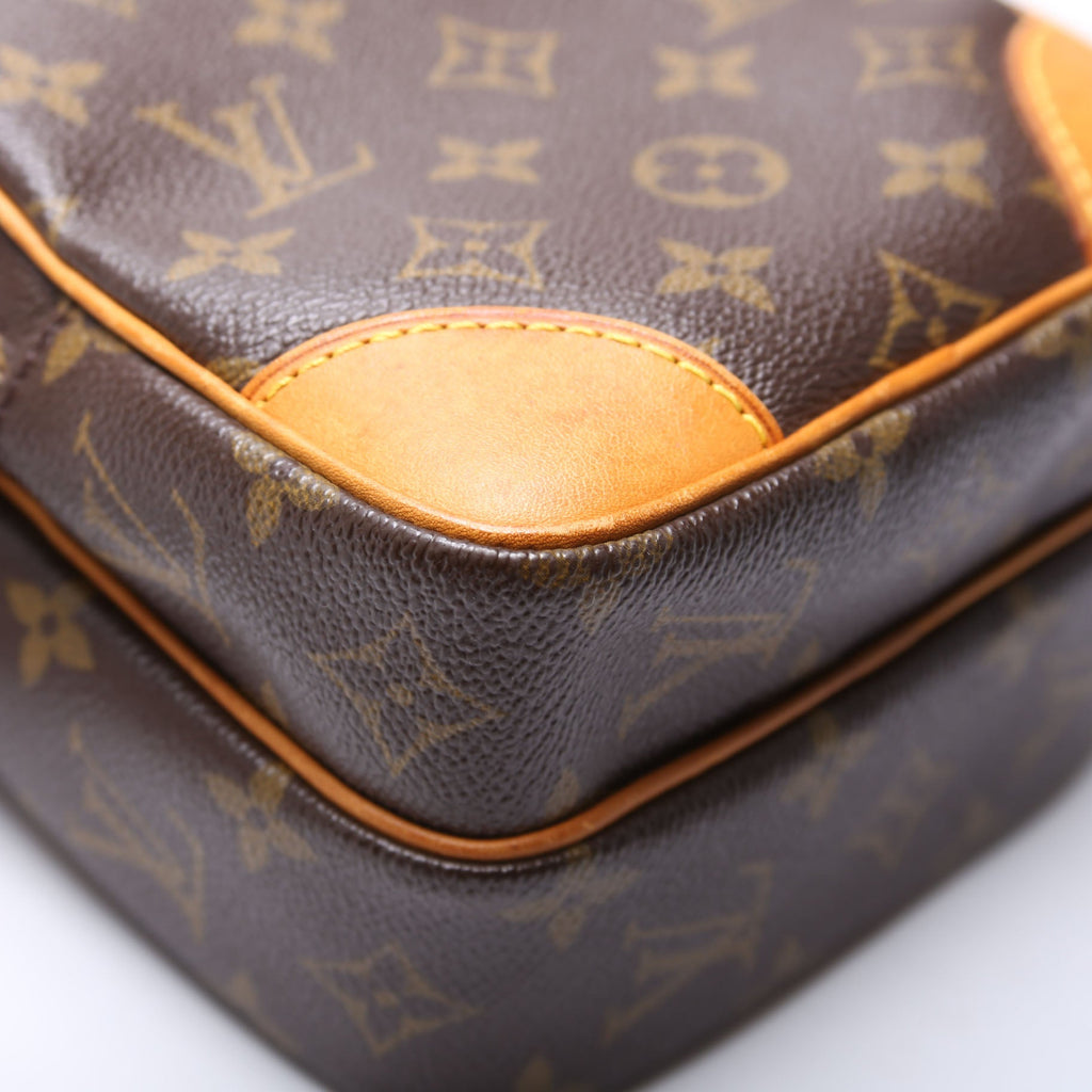 Amazone Monogram