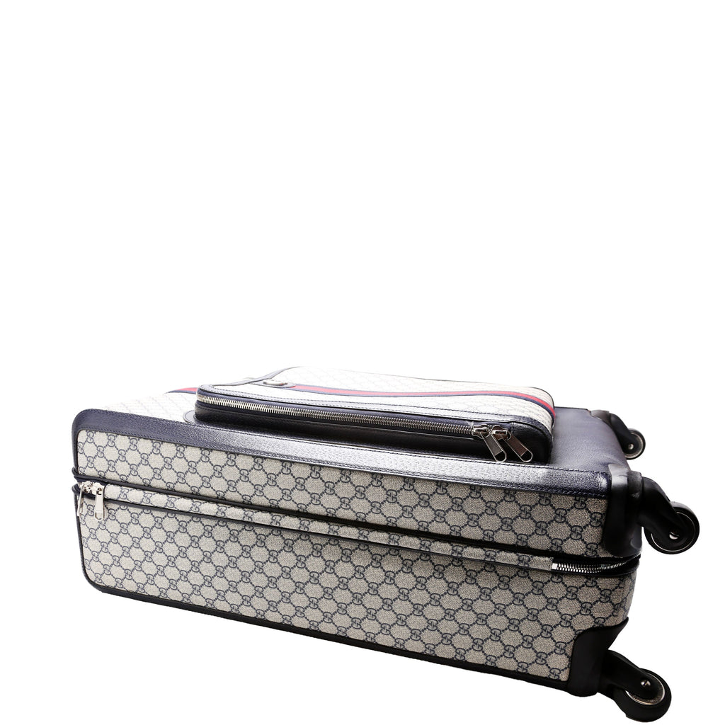 Gucci 693574 GG Supreme Large Savoy Trolley