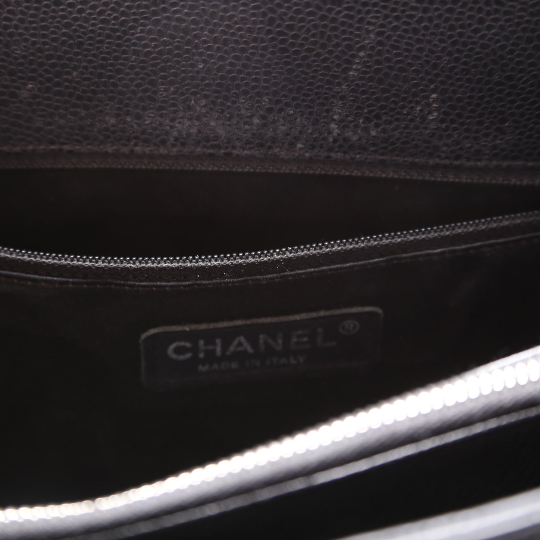 Grand Shopping Tote Caviar Black