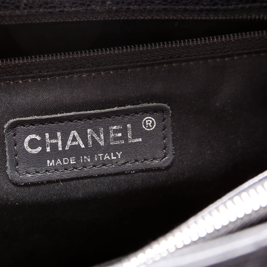 Grand Shopping Tote Caviar Black