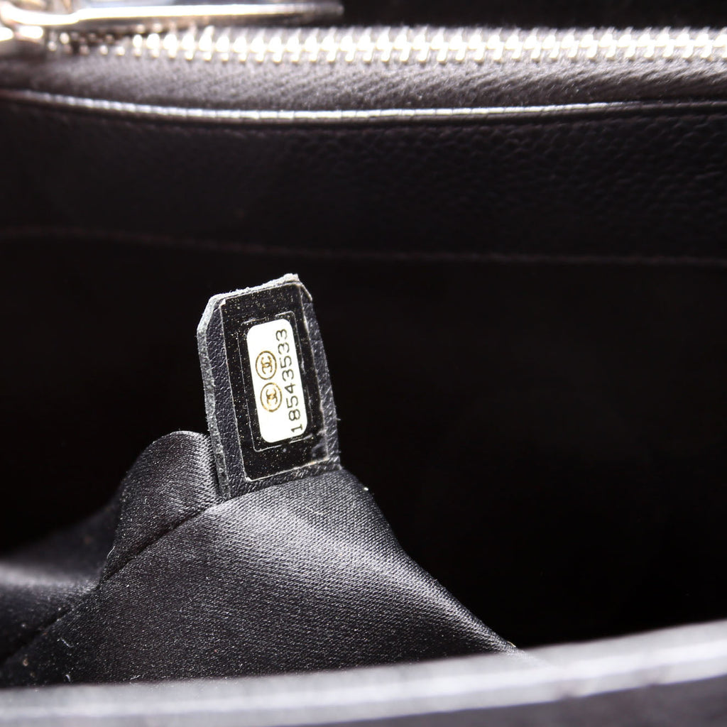 Grand Shopping Tote Caviar Black