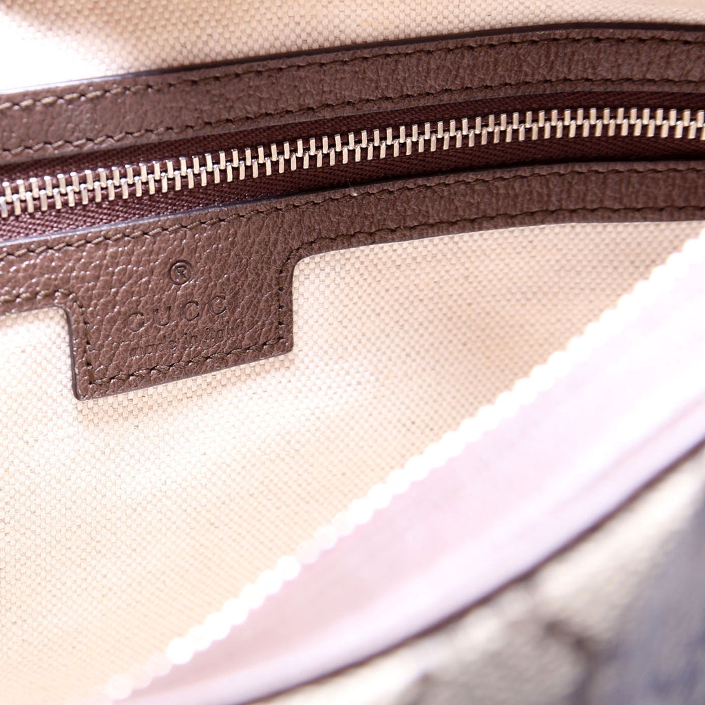 702823 Attache GG Supreme Shoulder Bag Medium